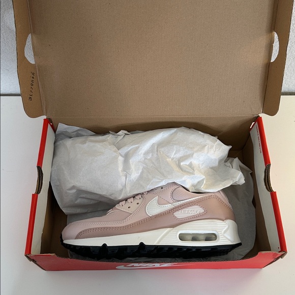 Nike Women's Air Max 90 Barely Rose Summit White Sneakers Size 7 New in Box! - Picture 7 of 8